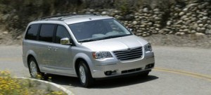 112_0902_01l2009_chrysler_town_and_country_limitedfront_three_quarter
