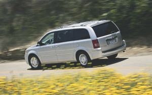 112_0902_07z2009_chrysler_town_and_country_limitedrear_three_quarter