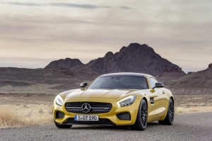 Winners of the "Red Dot Design Award 2015": Mercedes-AMG GT and smart fortwo