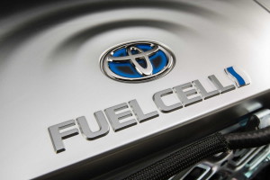 Hydrogen fuel cell saloon sets record driving range for any zero-emissions car on the market