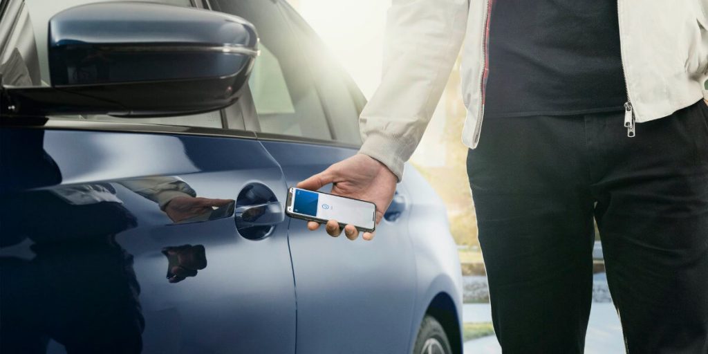 Apple announces CarKey for BMW