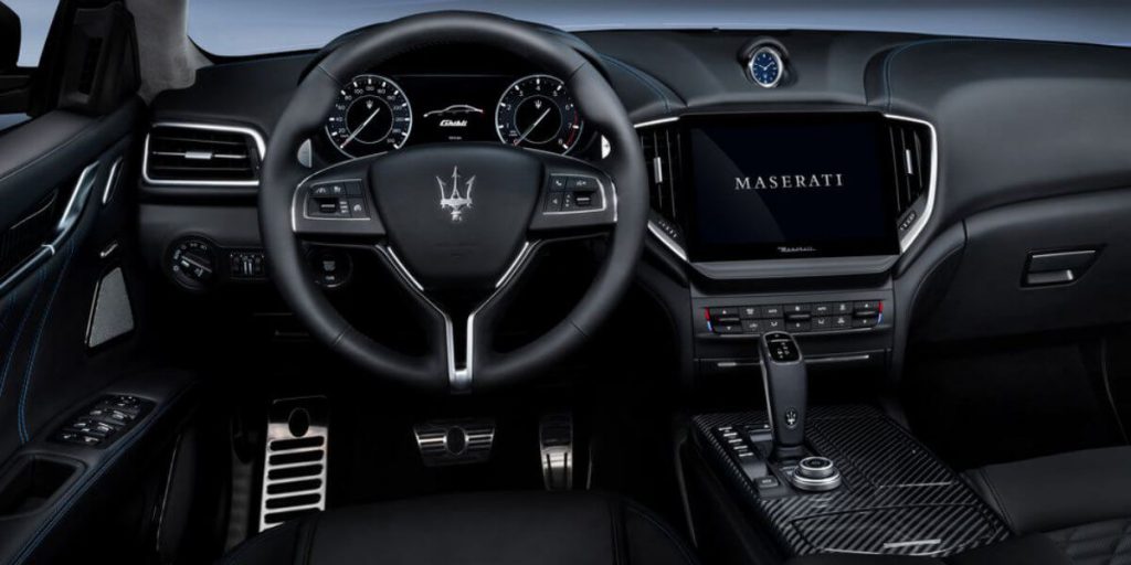 Maserati Ghibli Hybrid interior