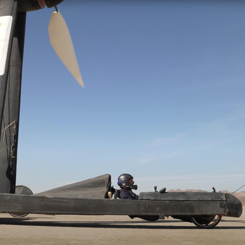 Blackbird wind-powered vehicle