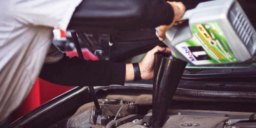 How Does Car Engine Oil Work