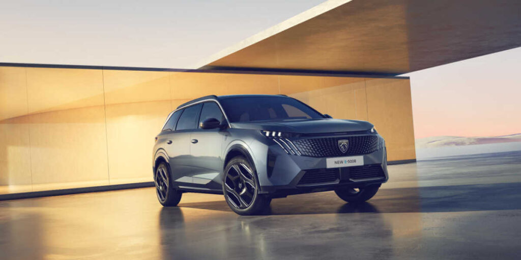 New Peugeot E-5008