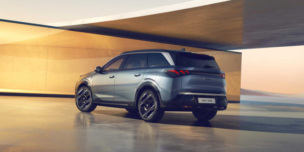 New Peugeot E-5008